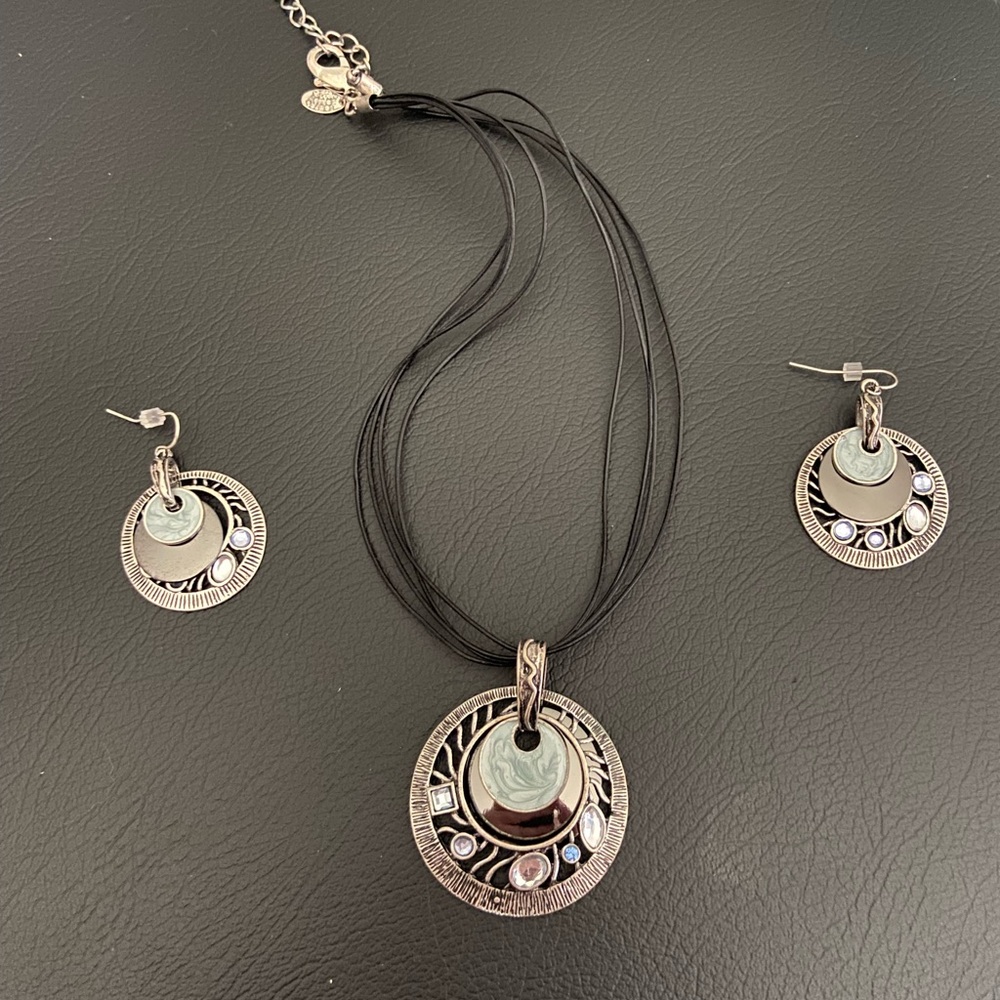 Elegant Silver and Black Jewelry Set
